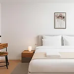 Apartment Luxury Mona With Garden & Jacuzzi In Zadar, Borik