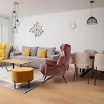 Luxury Mona With Garden & Jacuzzi In Zadar, Borik Zadar