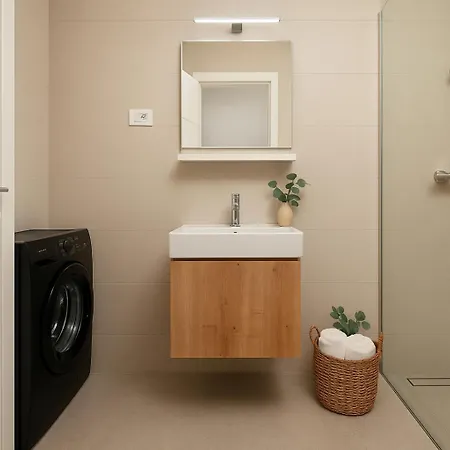 Luxury Mona With Garden & Jacuzzi In Zadar, Borik