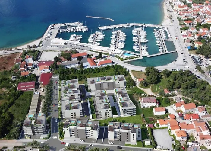 Luxury Mona With Garden & Jacuzzi In Zadar, Borik Zadar